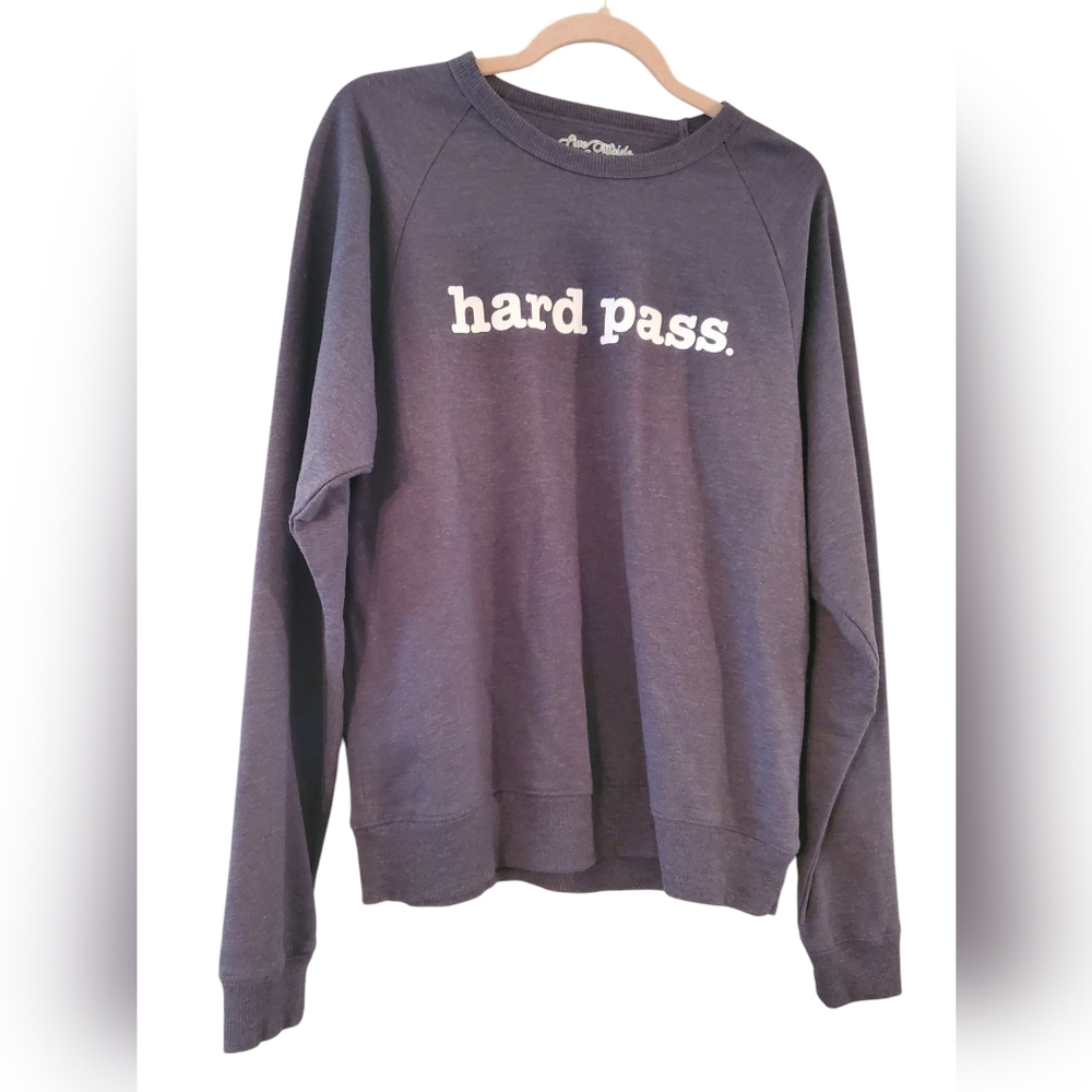 Live Outside The Limits Pullover  Sweatshirt Size M